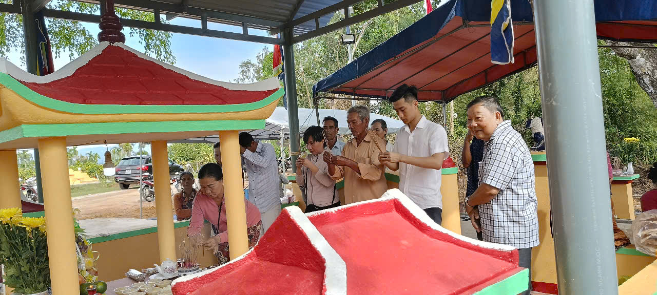5. Cúng tạ hoàn thành sửa sang Dinh Âm Hồn