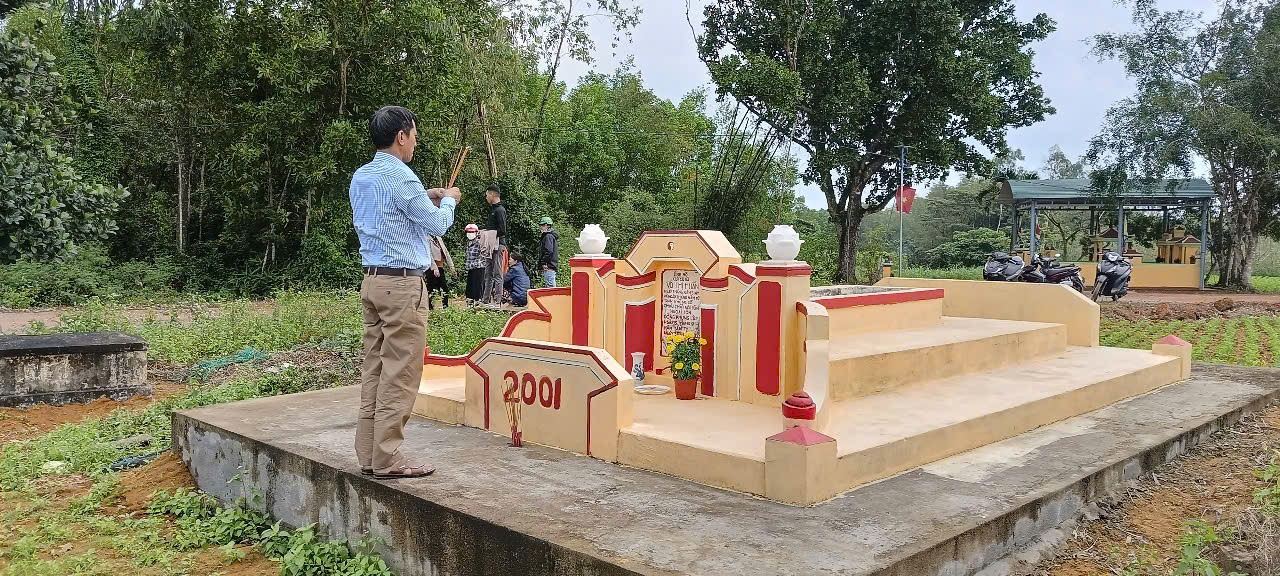 Mộ bà Võ Thị Huấn mới tu sửa