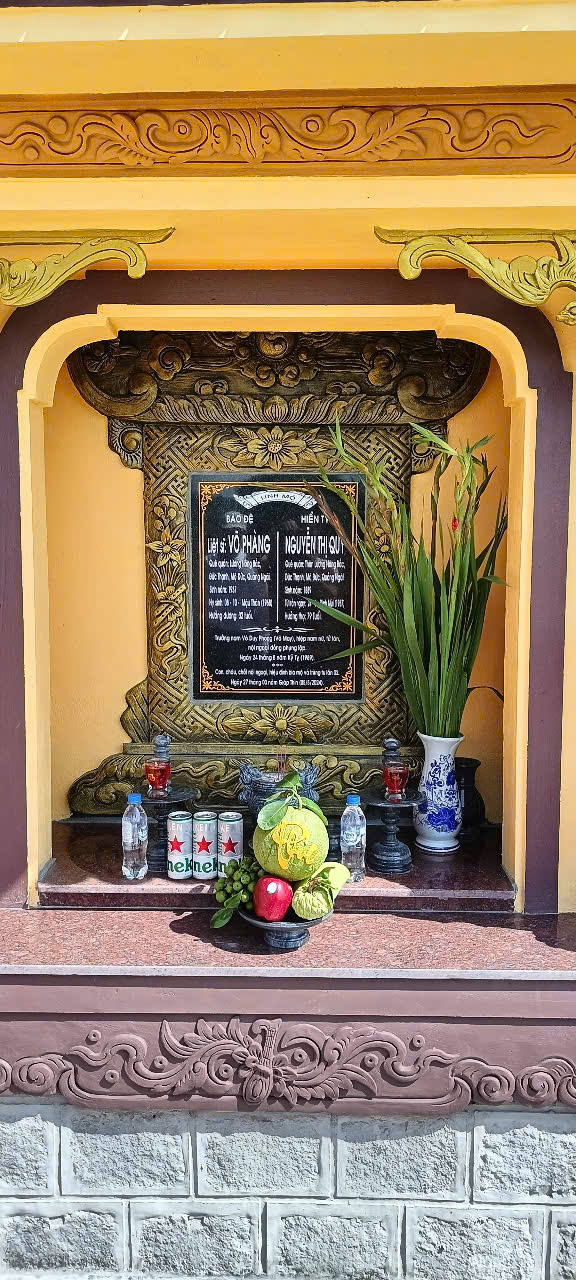 Mộ bà nội và chú